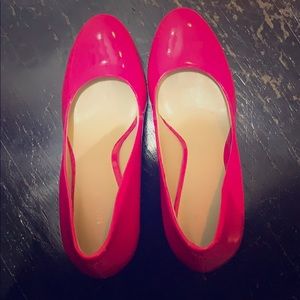 Nine West hot pink pump